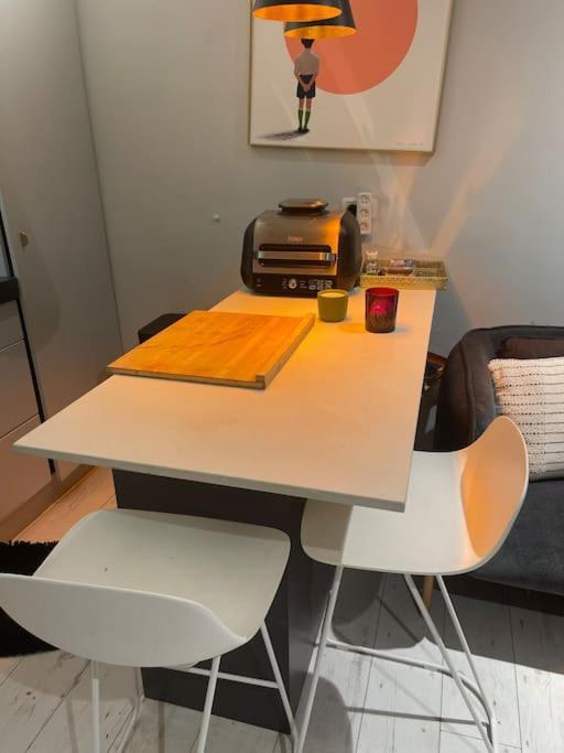 Stylish & Cozy 2 Bedroom In The Heart Of Yafo Tel-Aviv