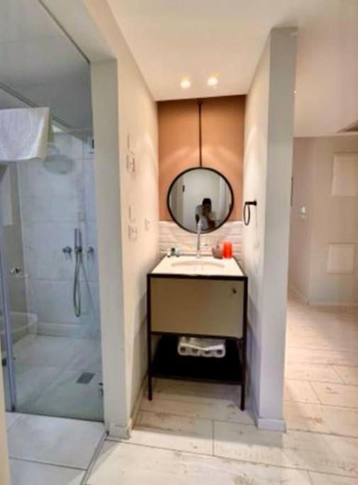 Stylish & Cozy 2 Bedroom In The Heart Of Yafo Tel-Aviv