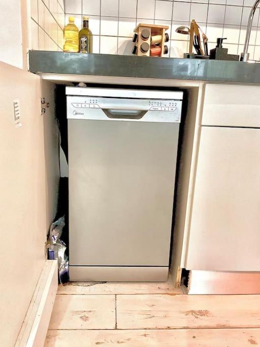 Stylish & Cozy 2 Bedroom In The Heart Of Yafo Appartement