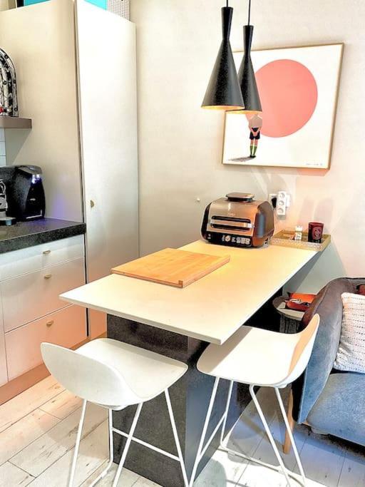 Stylish & Cozy 2 Bedroom In The Heart Of Yafo Tel Aviv