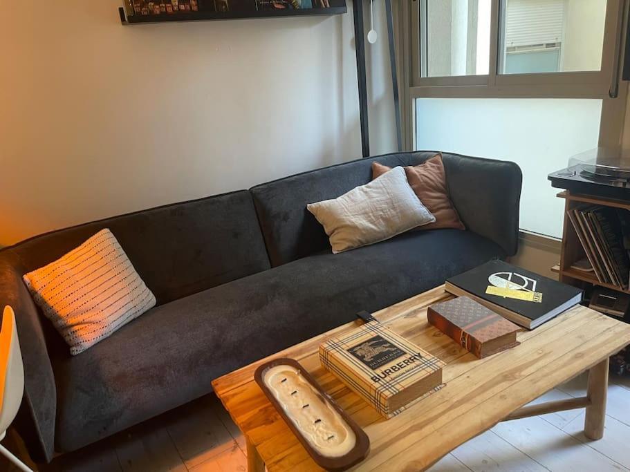 Stylish & Cozy 2 Bedroom In The Heart Of Yafo Apartment